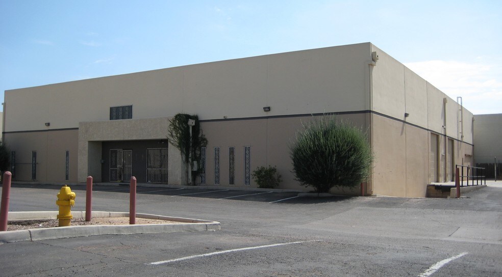 Primary Photo Of 2732-2734 W McDowell Rd, Phoenix Warehouse For Lease