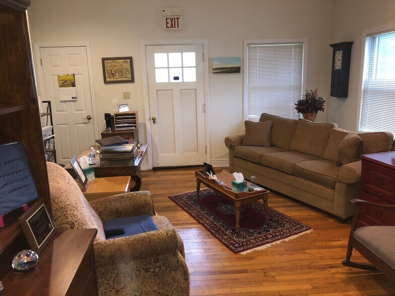 More Photos Of 195 Crowe Ave, Mars Office For Sale