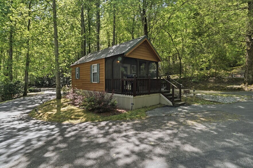 More Photos Of 5730 Highway 356, Sautee Nacoochee Specialty For Sale