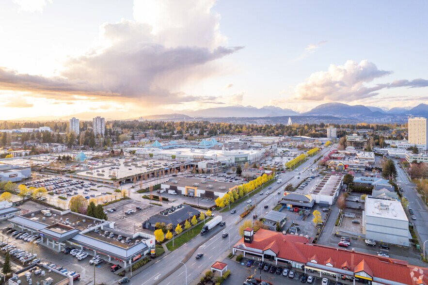 More Photos Of 10355 152nd St, Surrey Storefront For Lease