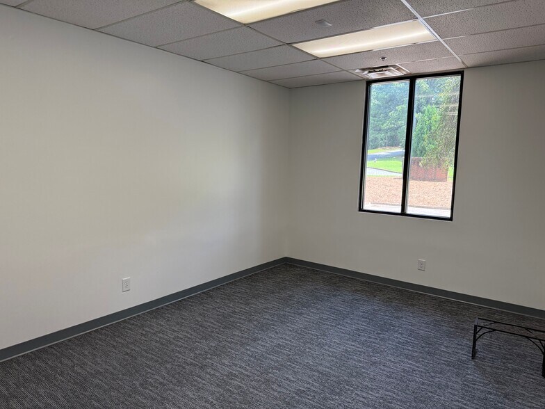 More Photos Of 9335 Industrial Trace, Alpharetta Warehouse For Lease