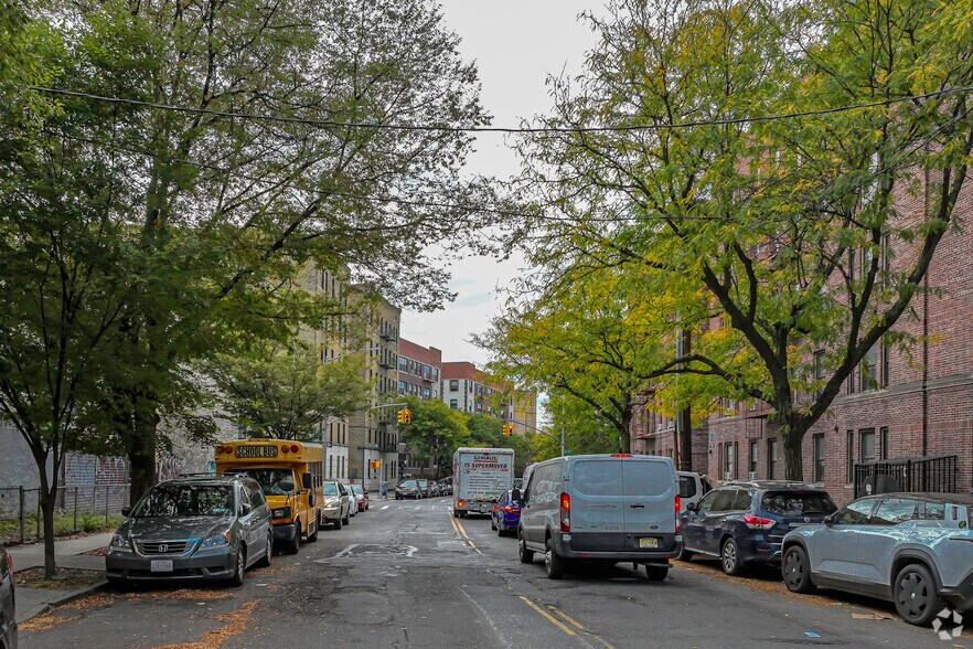 More Photos Of 2719 Sedgewick Avenue, Bronx Apartments For Lease