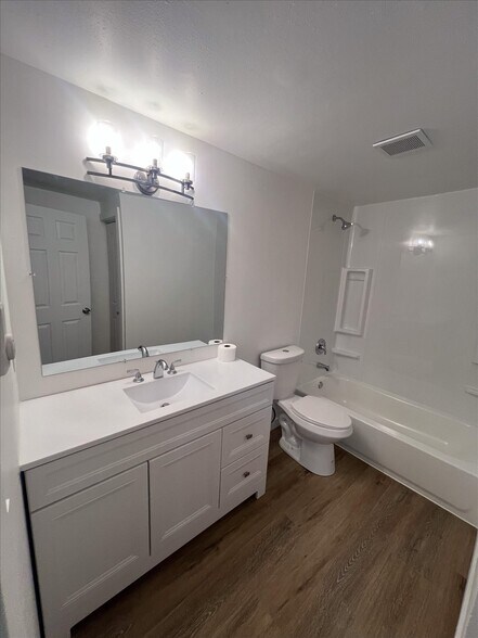 More Photos Of 10443 17th Ave SW, Seattle Multifamily For Sale