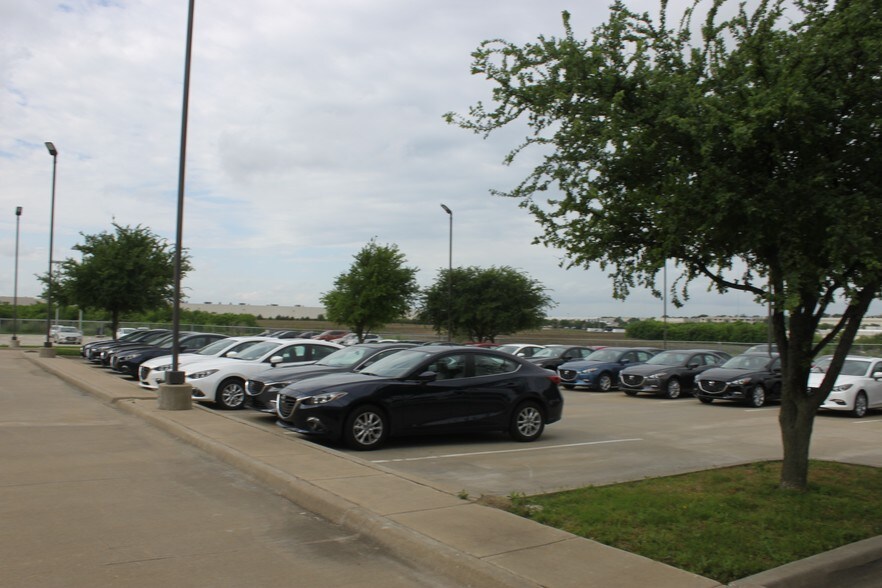 More Photos Of 39490 Lyndon B Johnson Fwy, Dallas Auto Dealership For Lease
