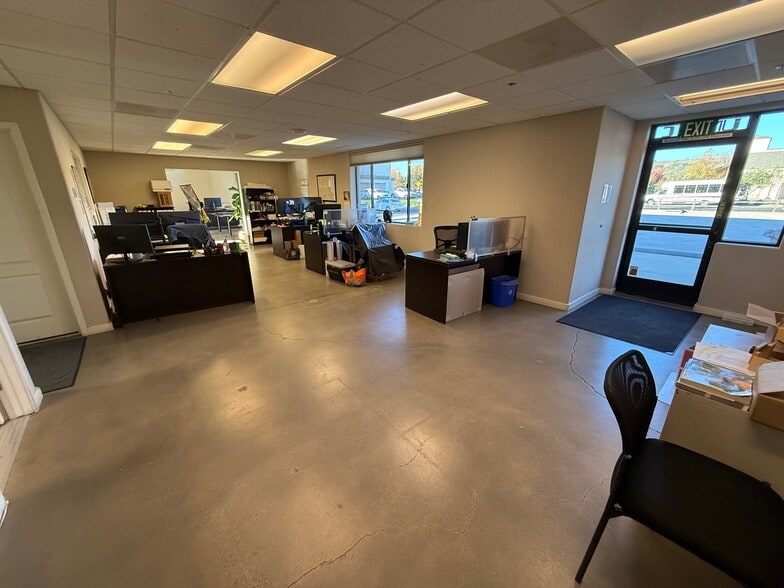 More Photos Of 224 Highway 246, Buellton Office For Sale