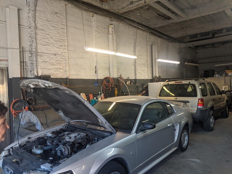 More Photos Of 1621-1623 McKean St, Philadelphia Auto Repair For Sale