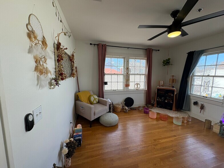 More Photos Of 106 S Church St, McKinney Loft Creative Space For Lease