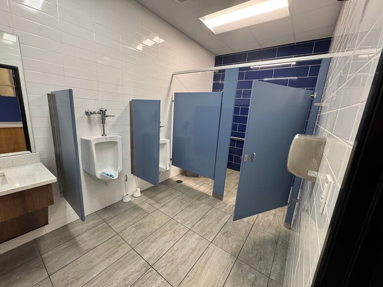 More Photos Of 5315 Troup Hwy, Tyler General Retail For Sale
