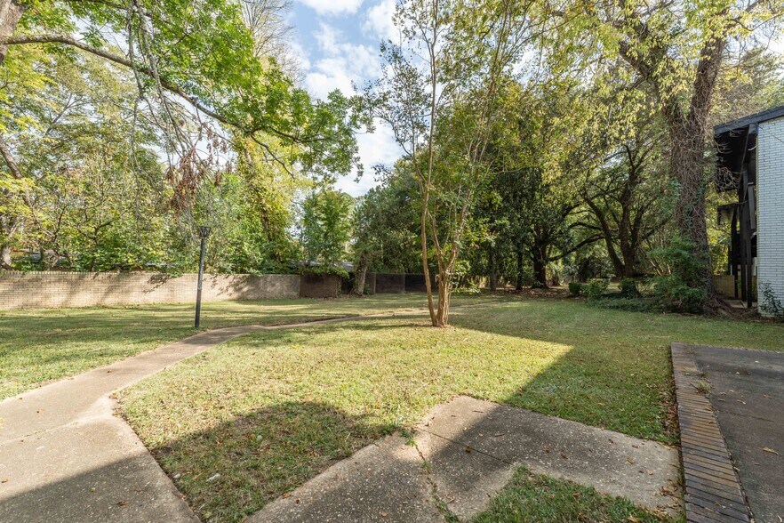 More Photos Of 3701-3743 Wesley Dr, Montgomery Apartments For Sale