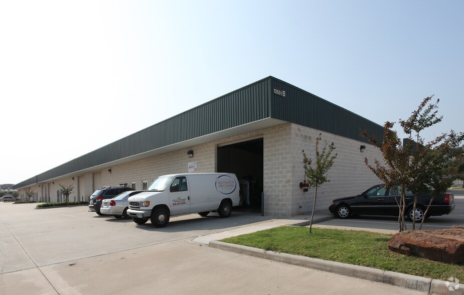 More Photos Of 12551 Steeple Way Blvd, Houston Unknown For Lease