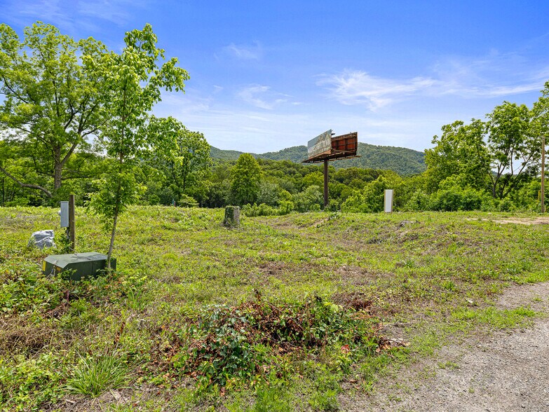 More Photos Of 14 Mimidis Ln, Swannanoa Office For Sale