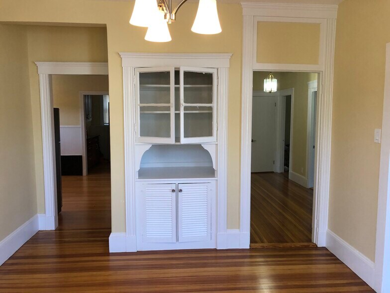 More Photos Of 96 Franklin St, Brookline Storefront Retail Residential For Sale