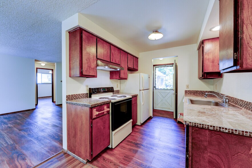 More Photos Of 1397-1407 SE 130th Ave, Portland Apartments For Sale