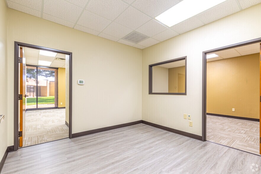 More Photos Of 2012 E Randol Mill Rd, Arlington Office For Lease