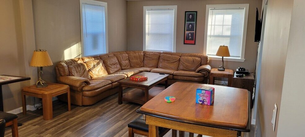 More Photos Of 193 Easton Rd, Horsham Township Storefront Retail Office For Lease