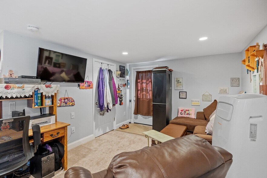 More Photos Of 45A Hanson, Rochester Apartments For Sale