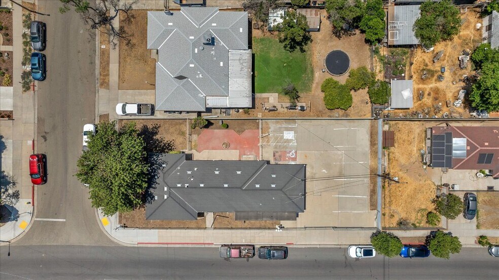 More Photos Of 2611 N Fresno St, Fresno Medical For Sale