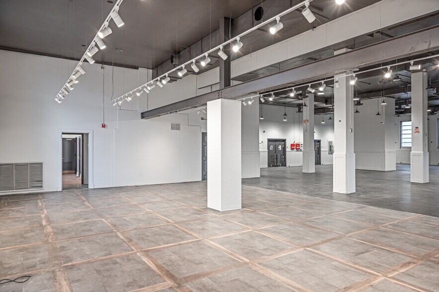 More Photos Of 19 Clifton Ave, Lakewood Post Office For Lease