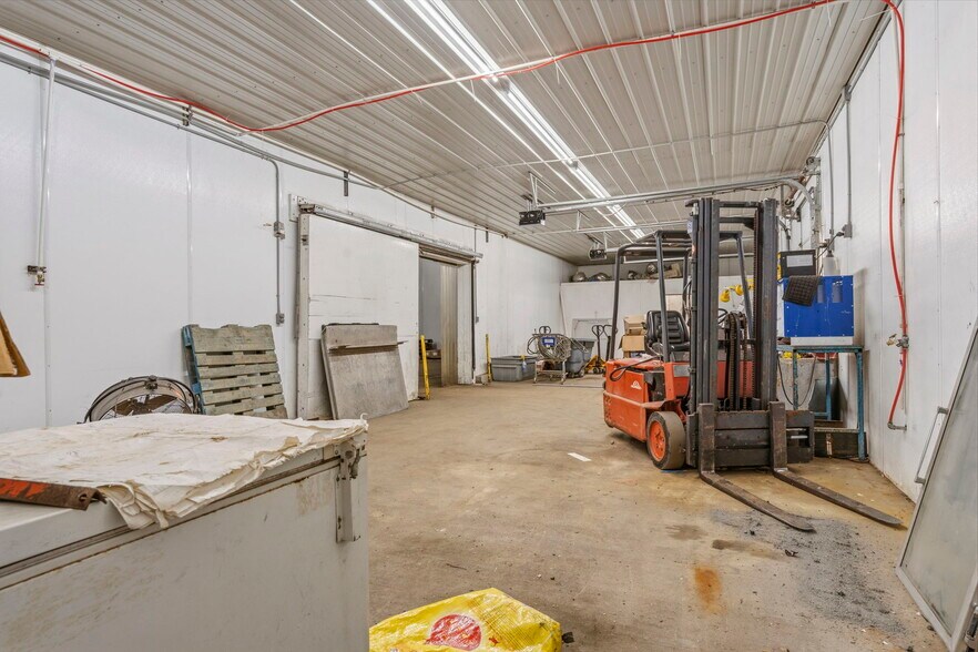 More Photos Of 306 SE Highway AA, Clinton Industrial For Sale