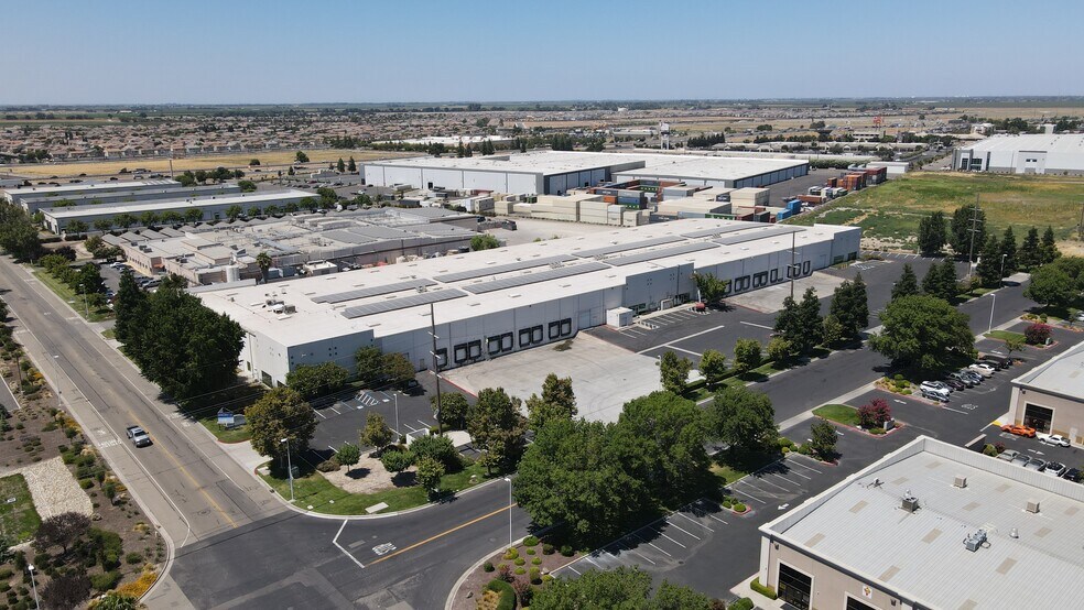 More Photos Of 17995 Murphy Pky, Lathrop Warehouse For Lease