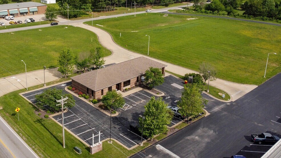 More Photos Of 291 E Hwy CC, Nixa Bank For Lease