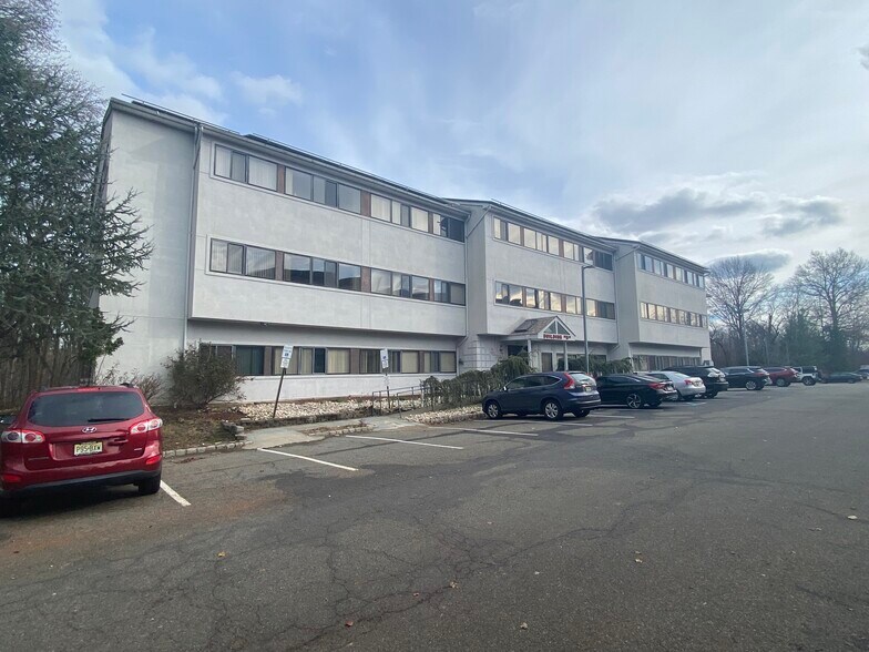 More Photos Of 239 New Rd, Parsippany Office For Lease