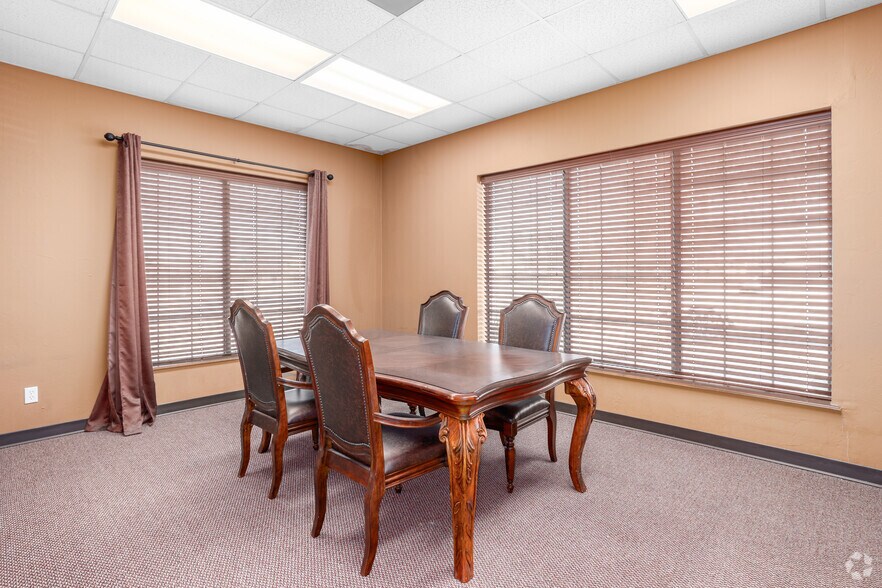 More Photos Of 2350-2360 McKown Dr, Norman Office For Lease