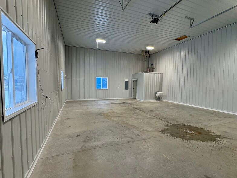 More Photos Of 1461 Industry Dr, Traverse City Industrial For Lease