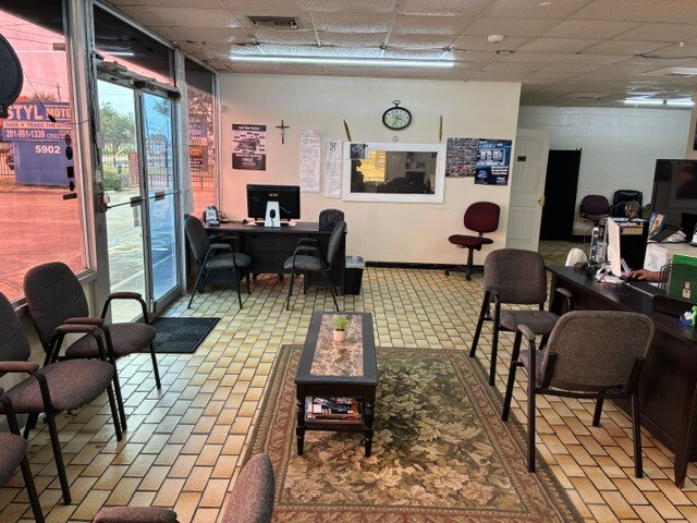More Photos Of 5902 Spencer Hwy, Pasadena Auto Dealership For Lease
