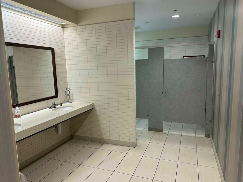 More Photos Of 113-123 S Monroe St, Tallahassee Office For Sale