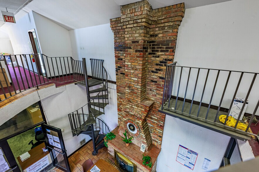 More Photos Of 4117 W 47th St, Chicago General Retail For Sale