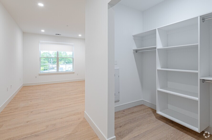 More Photos Of 545 S Livingston Ave, Livingston Apartments For Lease