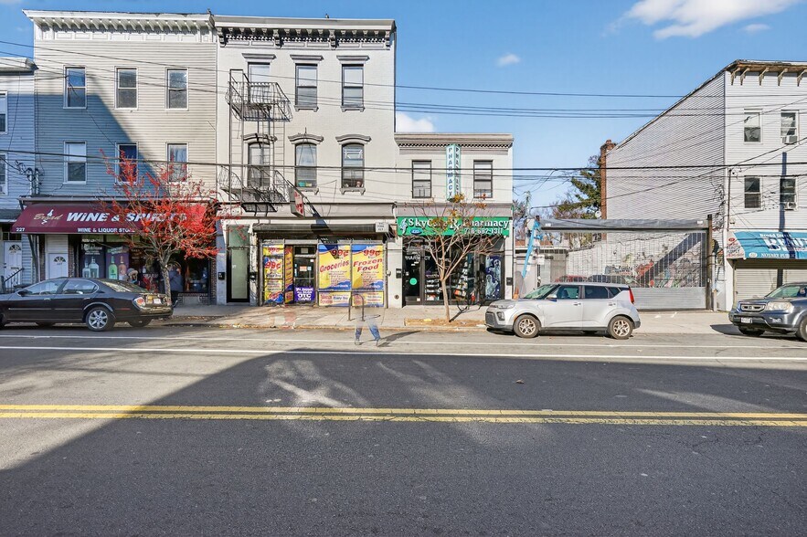More Photos Of 219-225 Broad st, Staten Island Apartments For Sale