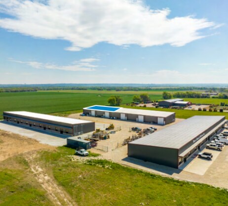 More Photos Of 5496 N State Highway 6, Woodway Showroom For Lease