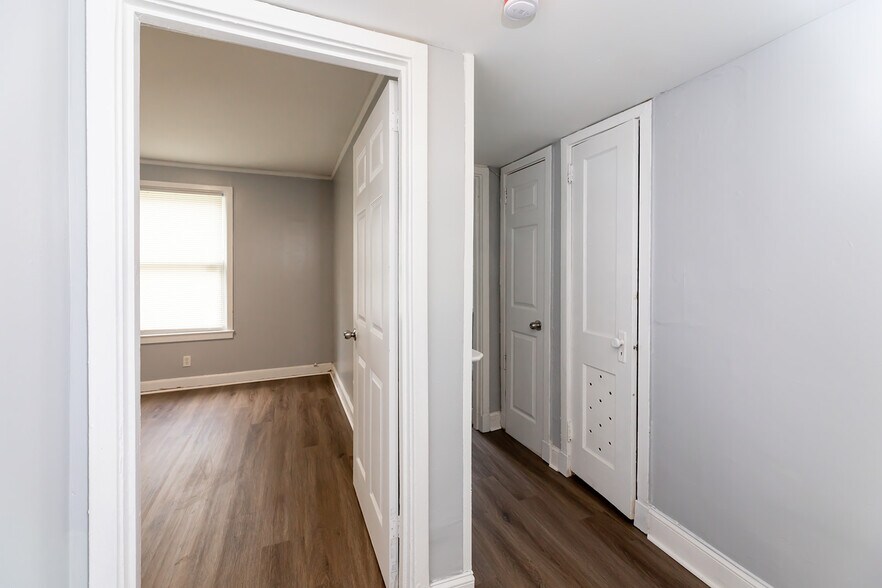 More Photos Of 1393 Lapaloma Cir, Memphis Apartments For Sale