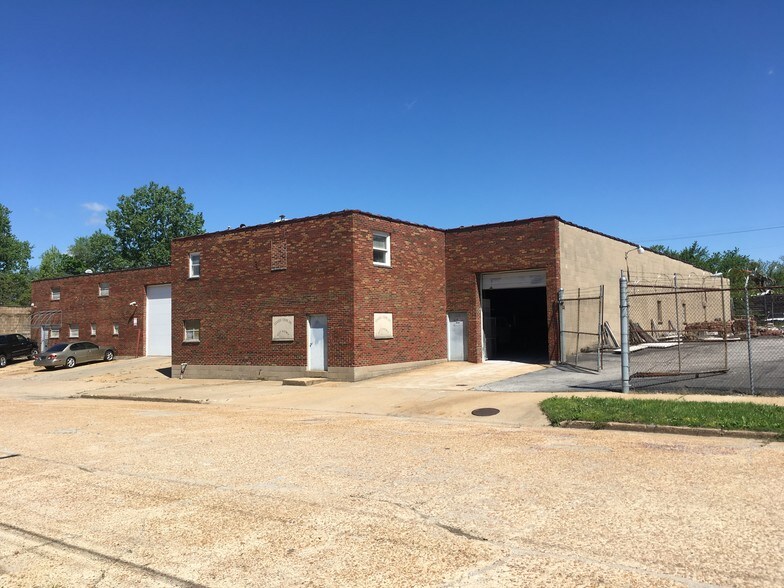 Primary Photo Of 6207-6215 Bartmer Ave, Saint Louis Warehouse For Lease