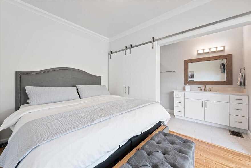 More Photos Of 1000 County Road 904, Joshua Golf Course Driving Range For Sale