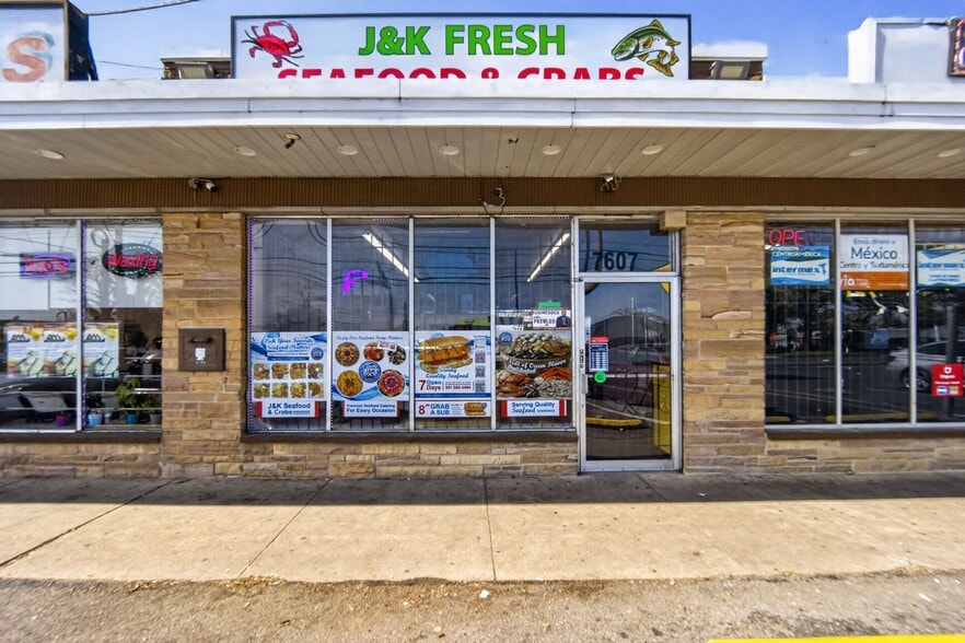 More Photos Of 7605 Marlboro Pike, Forestville General Retail For Sale