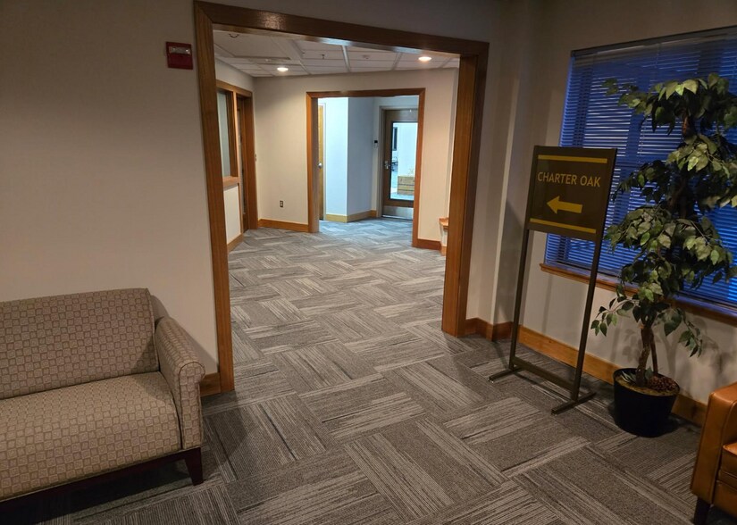 More Photos Of 555 Heritage Rd, Southbury Medical For Lease