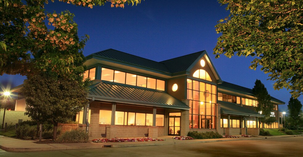 More Photos Of 2101 Ken Pratt Blvd, Longmont Office For Lease