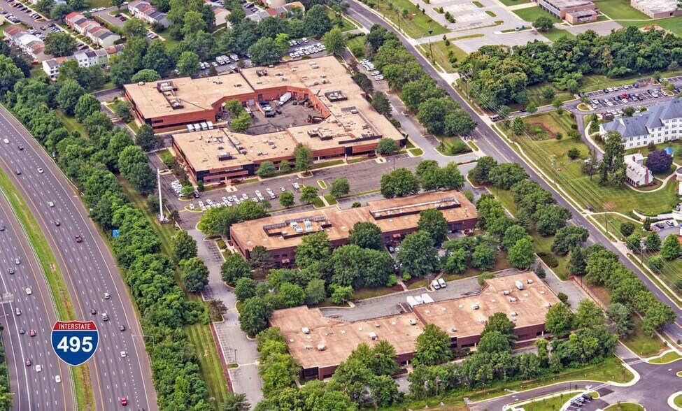 More Photos Of 801-899 Brightseat Rd, Landover Flex For Lease