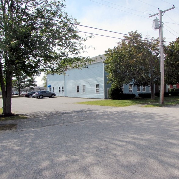 More Photos Of 144 Thadeus St, South Portland Office Residential For Lease