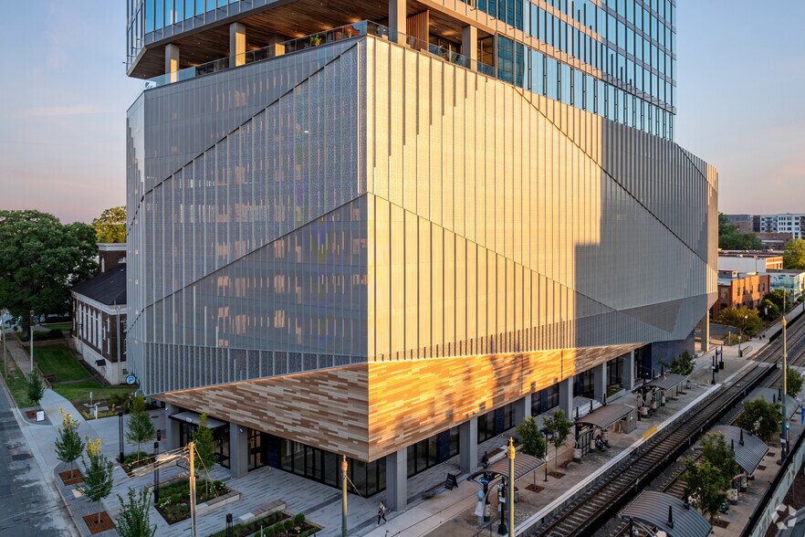 More Photos Of 110 East Blvd, Charlotte Office For Lease