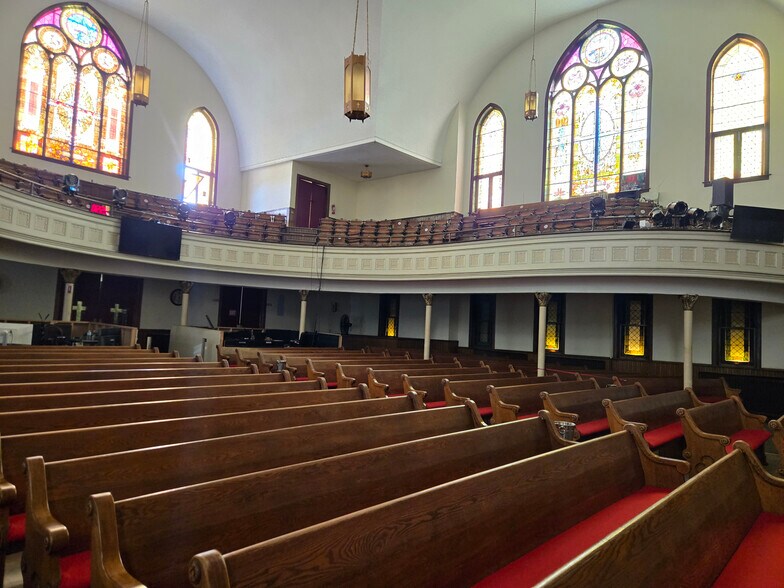 More Photos Of 697 13th Ave NE, Minneapolis Religious Facility For Sale