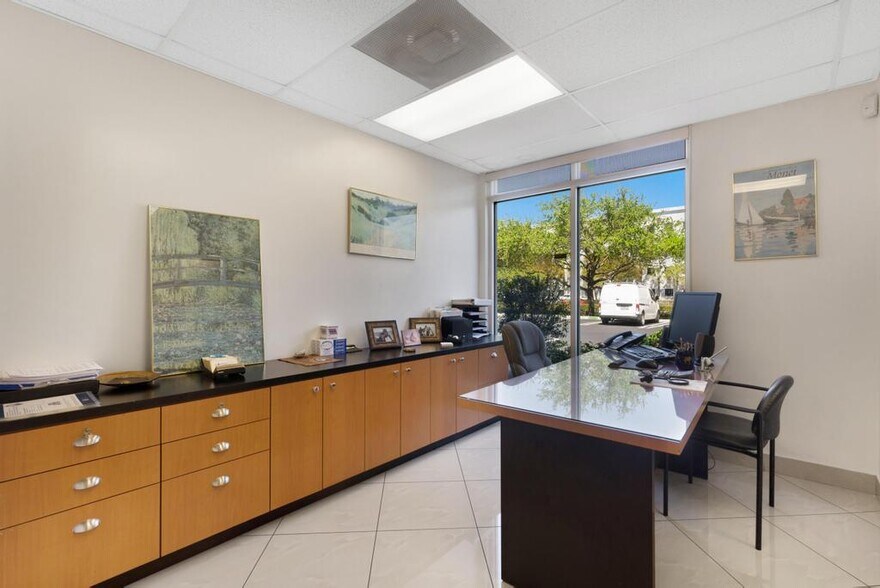 More Photos Of 7866 NW 46th St, Doral Distribution For Lease