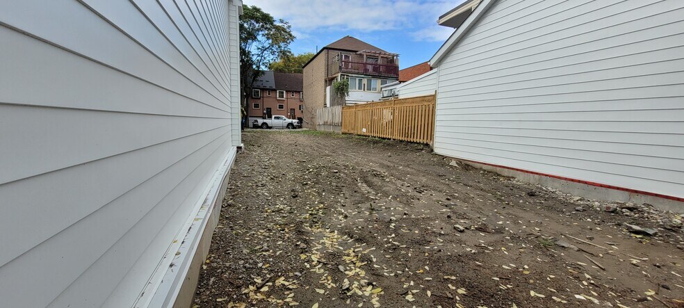 More Photos Of 258 Parliament St, Toronto Land For Lease