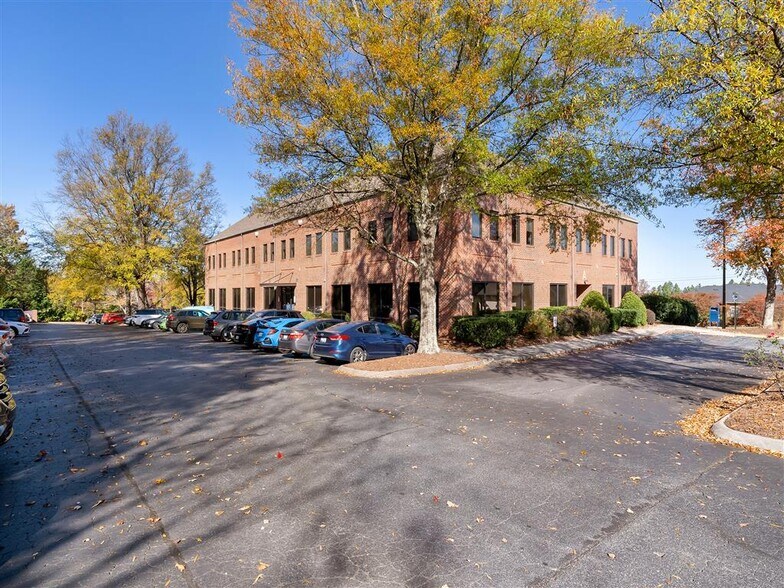 More Photos Of 330 Pelham Rd, Greenville Medical For Lease