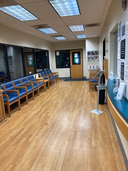 More Photos Of 2150 NE Division St, Gresham Medical For Lease