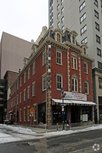 More Photos Of 1417 Locust St, Philadelphia Storefront Retail Office For Lease
