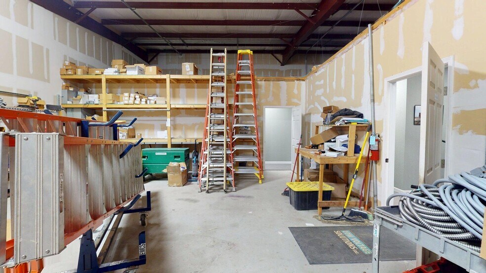 More Photos Of 100 Precision, Buda Warehouse For Lease